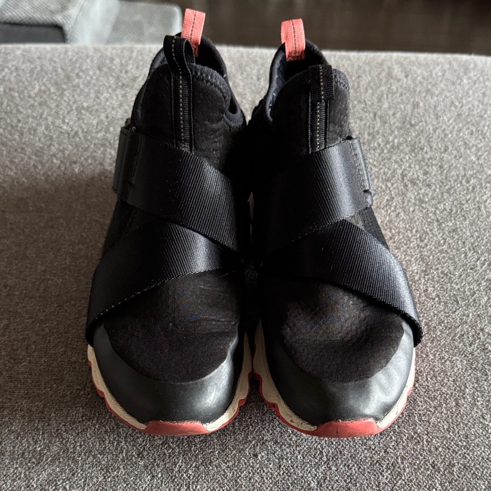 Sorel Black and Pink Women's Sneakers